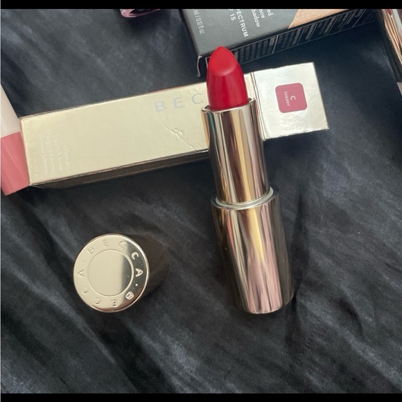 Makeup Bundle - Picture 2 of 9